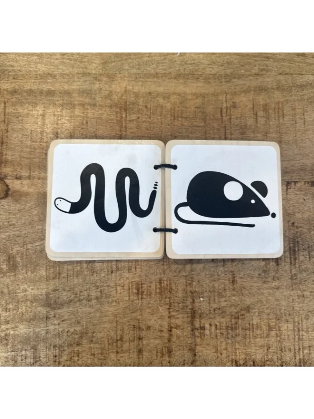 Lovevery Wooden Animal Book B&W Contrast - The Looker Play Kit 0-12 Weeks